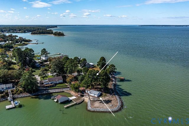 560 Eubank Landing Road, Topping, VA 23169