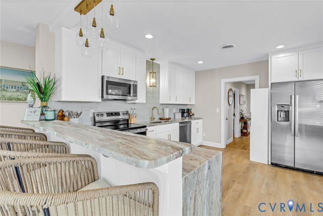 560 Eubank Landing Road, Topping, VA 23169