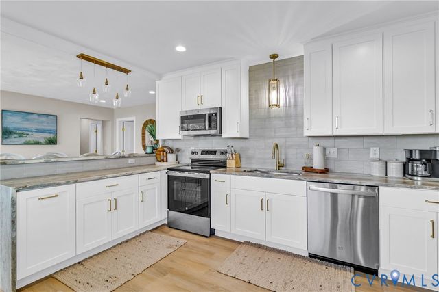 560 Eubank Landing Road, Topping, VA 23169