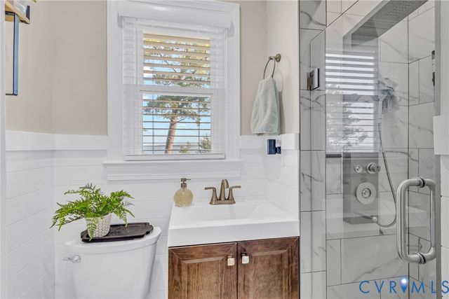 560 Eubank Landing Road, Topping, VA 23169