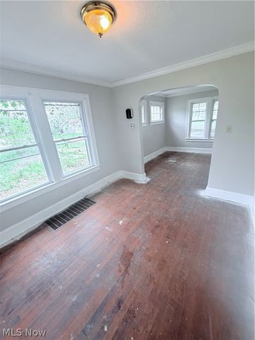 1174 Mercer Avenue, Akron, OH 44307