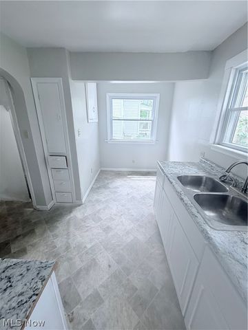 1174 Mercer Avenue, Akron, OH 44307