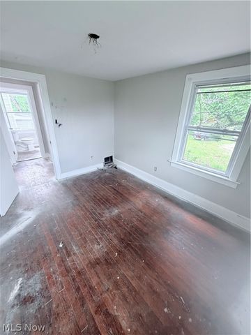 1174 Mercer Avenue, Akron, OH 44307