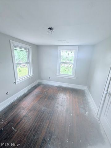 1174 Mercer Avenue, Akron, OH 44307