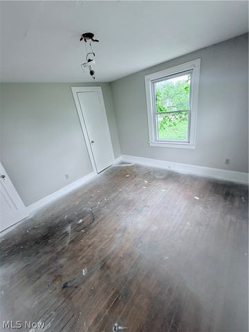 1174 Mercer Avenue, Akron, OH 44307