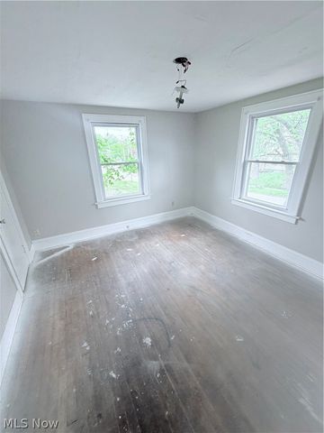 1174 Mercer Avenue, Akron, OH 44307