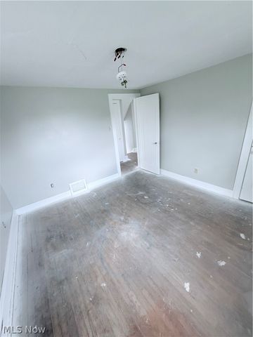 1174 Mercer Avenue, Akron, OH 44307