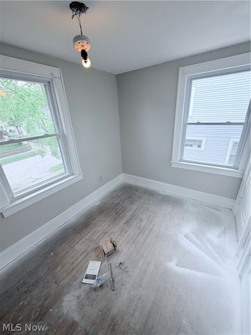 1174 Mercer Avenue, Akron, OH 44307