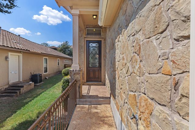 506 Hummingbird LN A, Austin, TX 78734