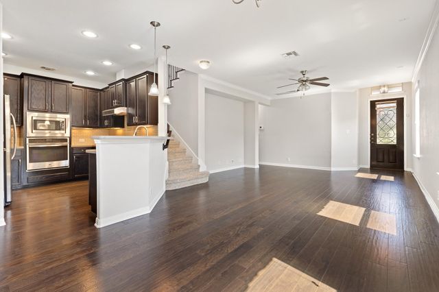 506 Hummingbird LN A, Austin, TX 78734