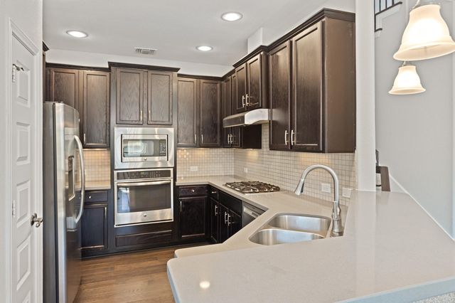 506 Hummingbird LN A, Austin, TX 78734