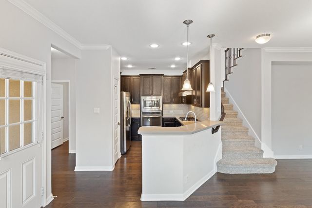 506 Hummingbird LN A, Austin, TX 78734