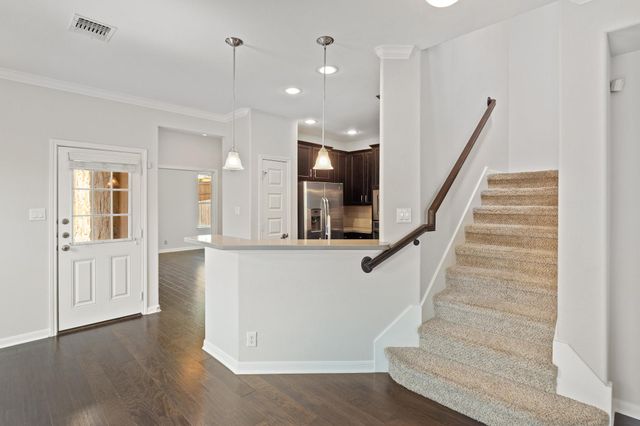 506 Hummingbird LN A, Austin, TX 78734