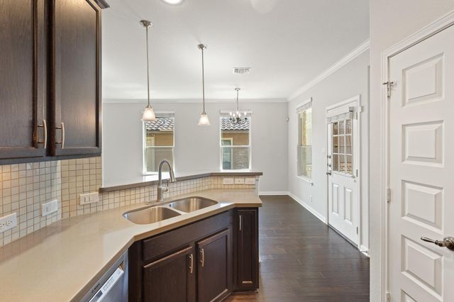 506 Hummingbird LN A, Austin, TX 78734