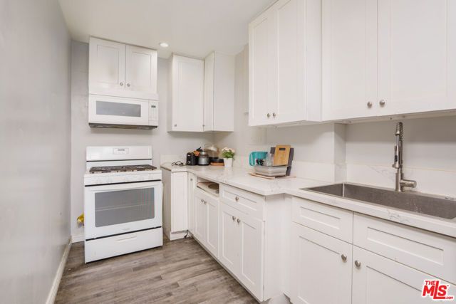 406 S St Andrews Place, Los Angeles, CA 90020