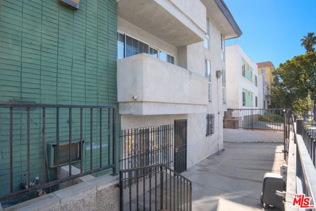 406 S St Andrews Place, Los Angeles, CA 90020