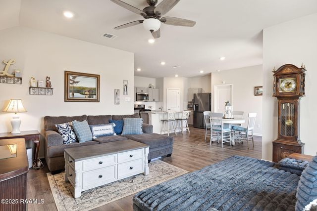 132 Abbeywood Court, Youngsville, LA 70592