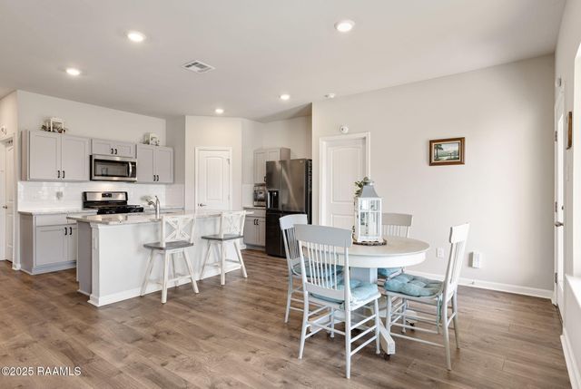 132 Abbeywood Court, Youngsville, LA 70592