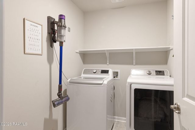 132 Abbeywood Court, Youngsville, LA 70592