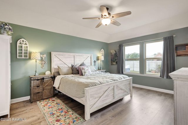 132 Abbeywood Court, Youngsville, LA 70592