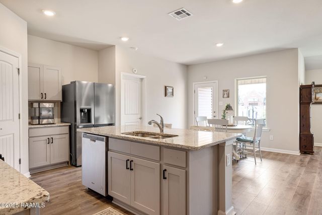 132 Abbeywood Court, Youngsville, LA 70592