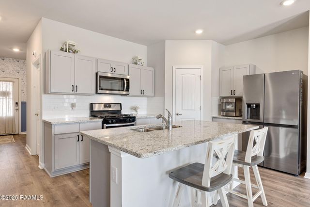 132 Abbeywood Court, Youngsville, LA 70592