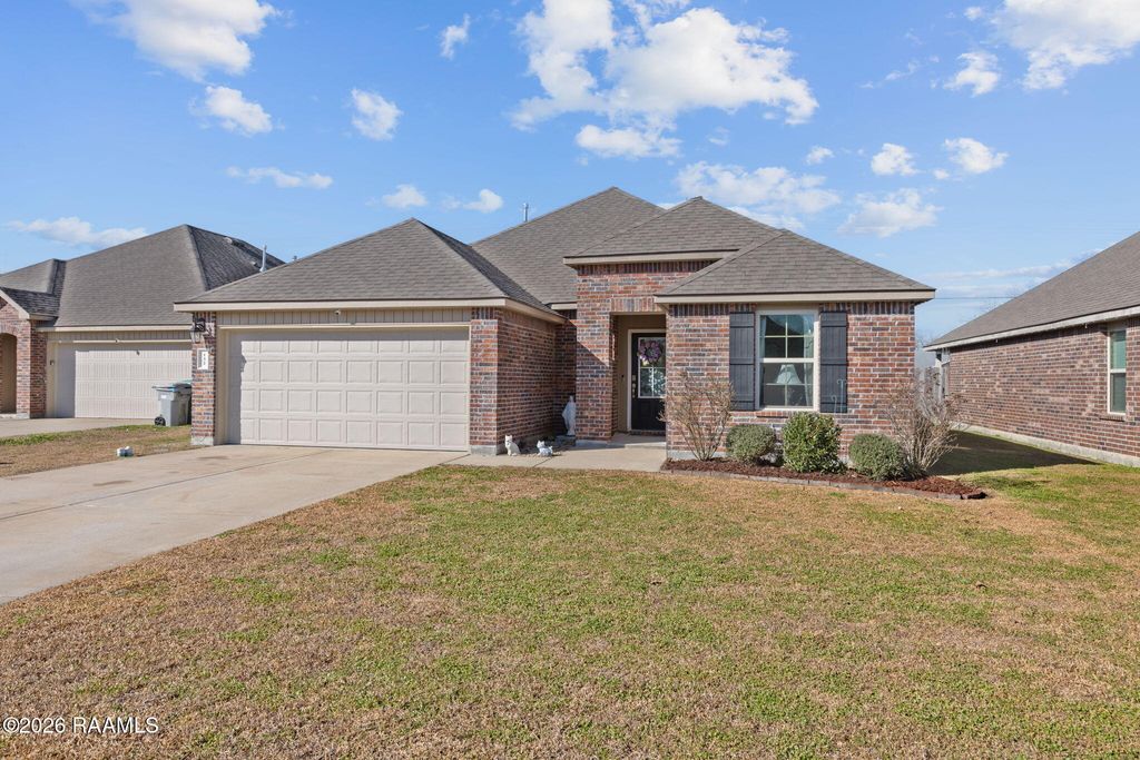 132 Abbeywood Court, Youngsville, LA 70592