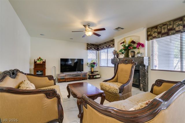 10 Gulf Pines Avenue, Las Vegas, NV 89148