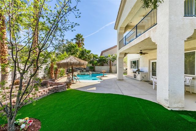 10 Gulf Pines Avenue, Las Vegas, NV 89148