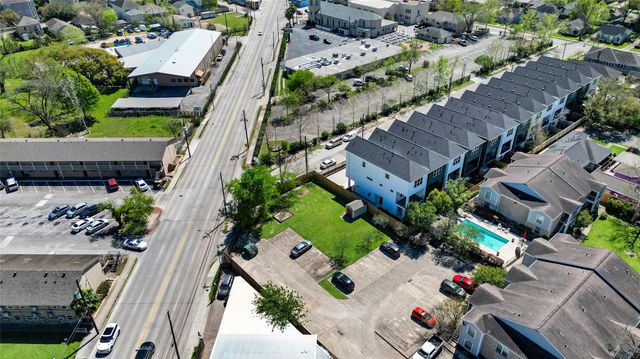 4501 N Main Street, Houston, TX 77009