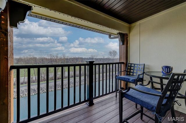 633 Bordeaux Way, St Peters, MO 63376