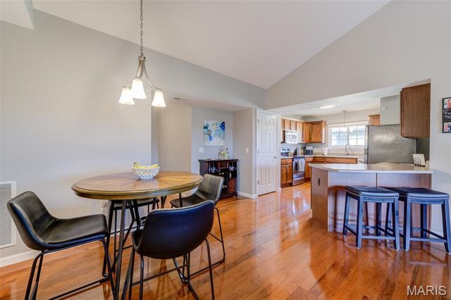 633 Bordeaux Way, St Peters, MO 63376