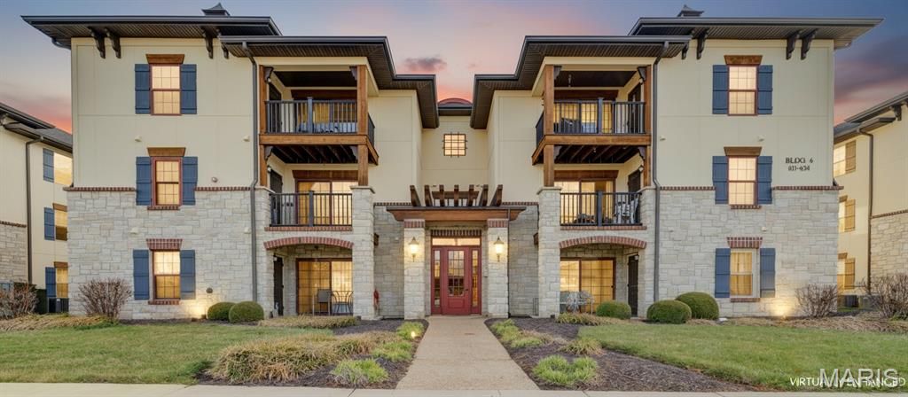 633 Bordeaux Way, St Peters, MO 63376
