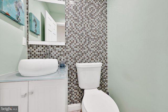 1401 E LANVALE ST, Baltimore, MD 21213