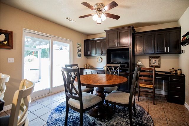 4201 E Canvas Road, Fayetteville, AR 72701