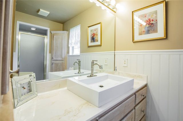 4201 E Canvas Road, Fayetteville, AR 72701