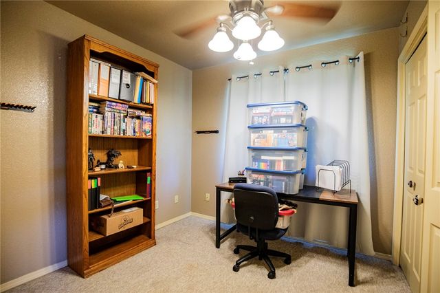 4201 E Canvas Road, Fayetteville, AR 72701