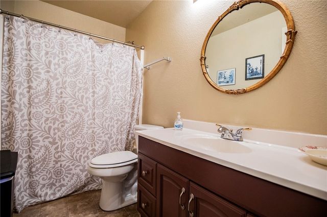 4201 E Canvas Road, Fayetteville, AR 72701