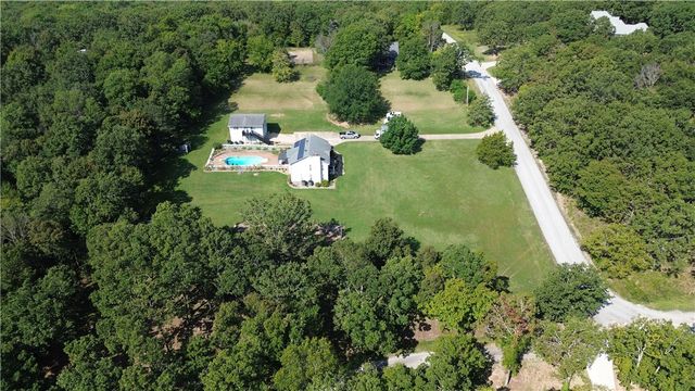 4201 E Canvas Road, Fayetteville, AR 72701