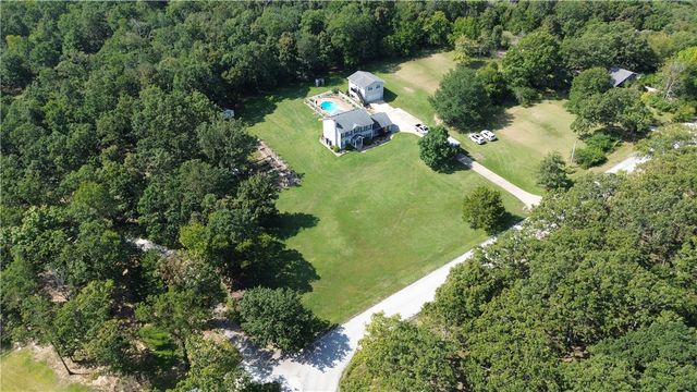 4201 E Canvas Road, Fayetteville, AR 72701