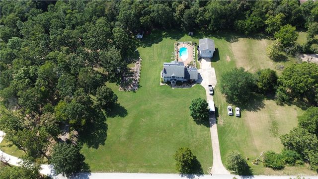 4201 E Canvas Road, Fayetteville, AR 72701