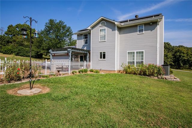 4201 E Canvas Road, Fayetteville, AR 72701