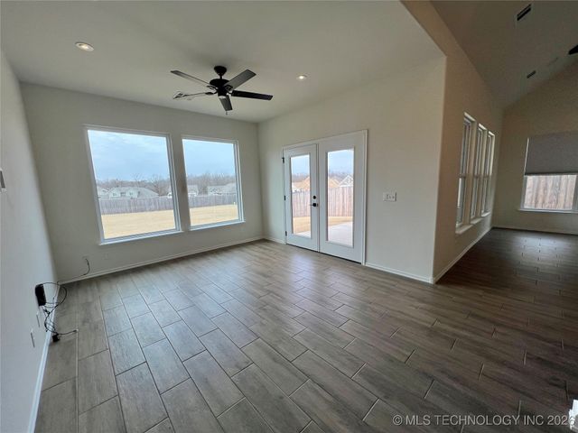 2916 S 8th Street, Broken Arrow, OK 74012