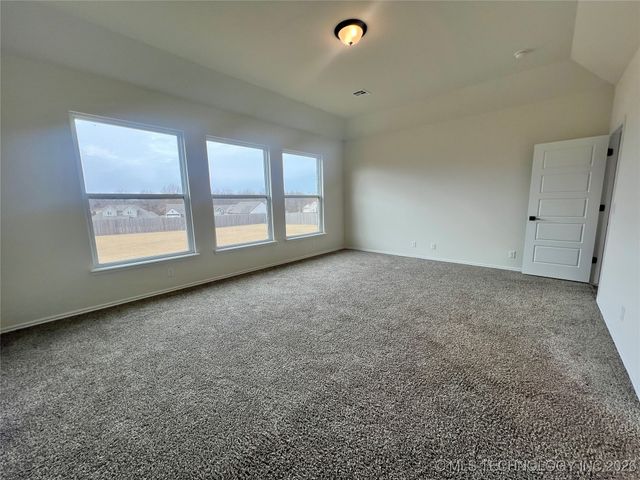 2916 S 8th Street, Broken Arrow, OK 74012