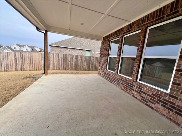 2916 S 8th Street, Broken Arrow, OK 74012