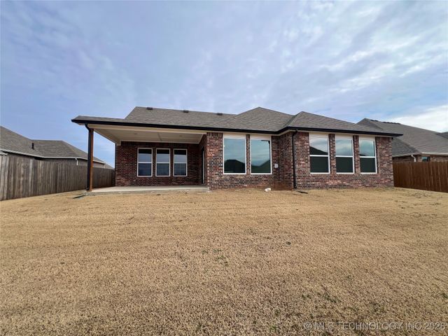 2916 S 8th Street, Broken Arrow, OK 74012