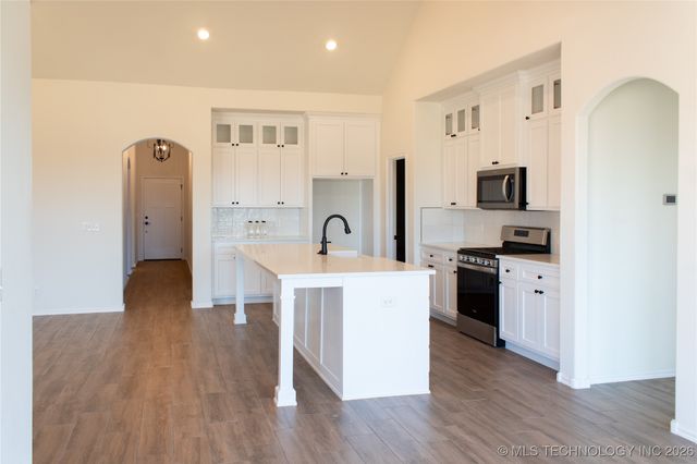 2916 S 8th Street, Broken Arrow, OK 74012