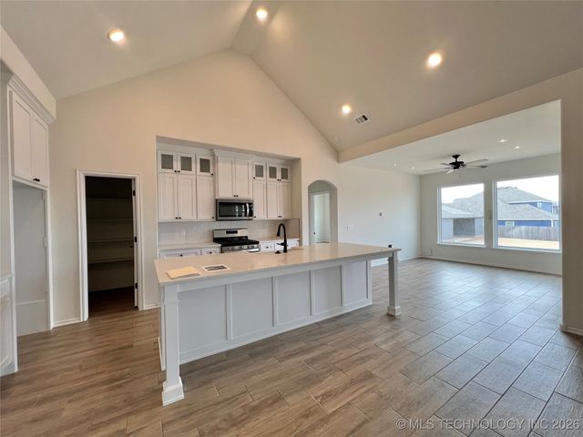 2916 S 8th Street, Broken Arrow, OK 74012