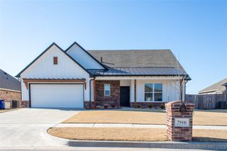 2916 S 8th Street, Broken Arrow, OK 74012