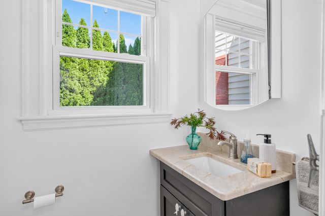 33 Underwood St, Belmont, MA 02478